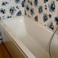 Vasca da bagno con miscelatore 