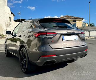 Maserati Levante Q4 V6 Diesel 275CV Gransport