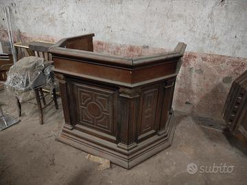 pulpito in legno di noce antico