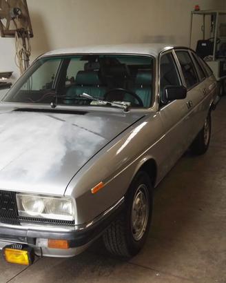 Rara Lancia Gamma berlina 2500 S1, interni  pelle.