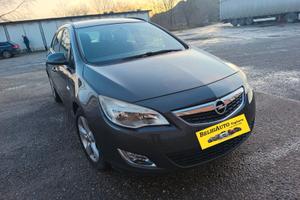 Opel Astra Sw 2012----1.4 Benzina GPL