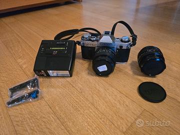 Canon AE01 con custodia