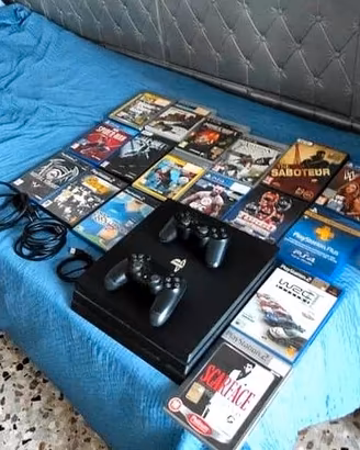PS4 PRO-500GB + 2 Controller + 3 Cavi + 17 Giochi