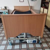 Letto sanitario motorizzato.