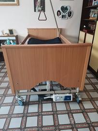 Letto sanitario motorizzato.