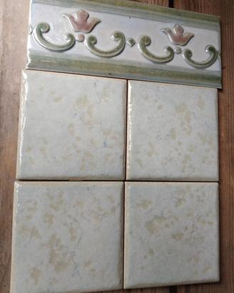 bagno completo di piastrelle in ceramica