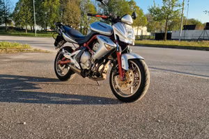 kawasaki ER6N 650 2005 - accessoriata givi