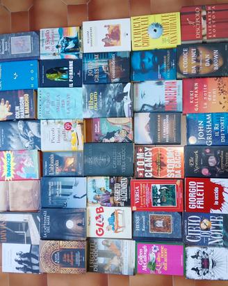 libri di diversi titoli e genere 