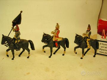 BRITAINS 3 GUARDIE INGLESI A CAVALLO