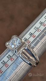 Anello con Moisanite 