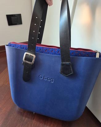 Borsa OBag blu con pelliccia bordeaux
