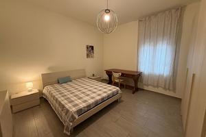 Zona Policlinico stanza singola arredata