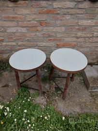 Sgabelli in formica bianca