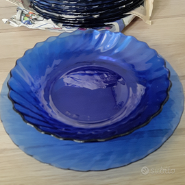24 piatti in vetro blu cobalto 12 fondi + 12 piani - Arredamento e  Casalinghi In vendita a Pisa