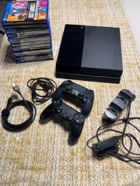 PS4 completa di 13 giochi e due controller