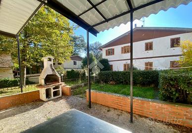 VILLA A SCHIERA A VALENTANO