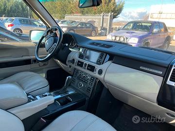 Land Rover Range Rover Vogue TDV8 Anno 2009. Ricam