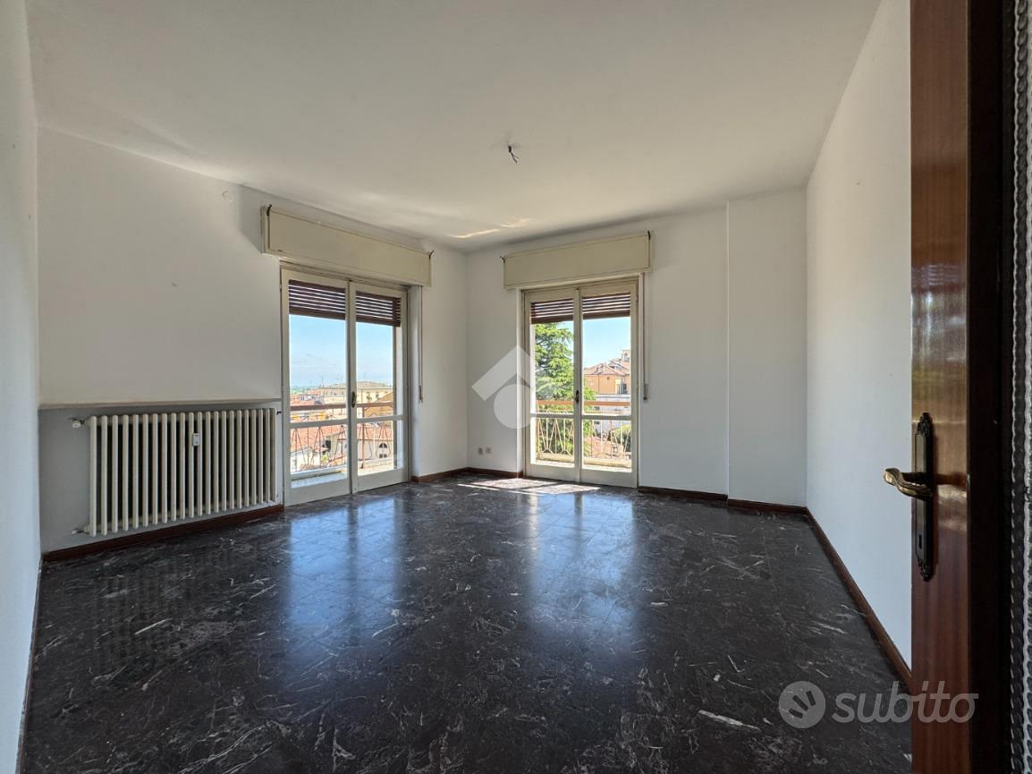 3 LOCALI A STRADELLA - Vista 2