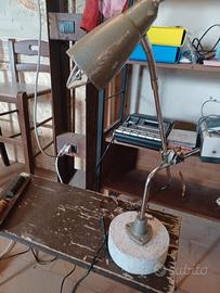 Lampada da tavolo. Modernariato. Vintage.