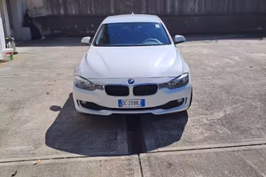 BMW SERIE 3 318 anno 2015 143cv