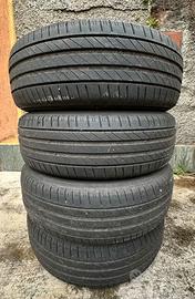 4 KLEBER Dynaxer SUV 215/65 R17 (senza cerchi)