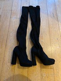 Stivali alti in camoscio nero numero 37