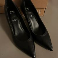 Decollette’ , scarpe con tacco pelle