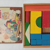 Piccoli cubi giocattolo vintage