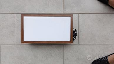 E010 Lampada da tavolo vintage in legno con botton