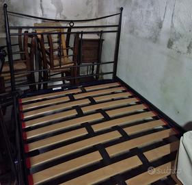 Struttura letto in ferro con doghe