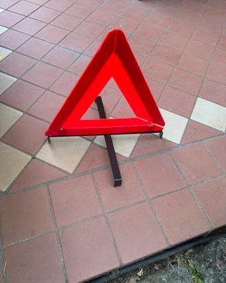 Triangolo per auto con valigetta