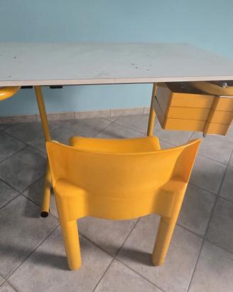 Scrivania Pupil design Joe Colombo per Bieffeplast