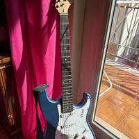 Chitarra stratocaster eko