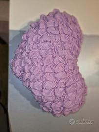 peluche cuore rosa per divano