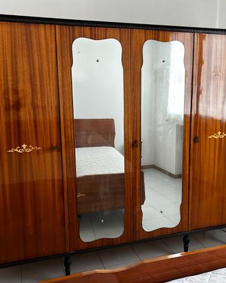 Camera da letto matrimoniale stile classico