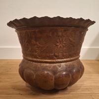 Vaso/Bacile in rame con motivi floreali