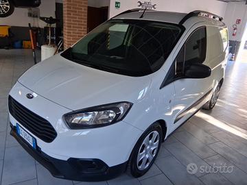 Ford Transit Courier 1.5 TDCi 100CV Van Titanium