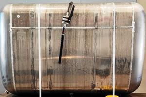 Serbatoio Mercedes ACTROS 400 L. originale usato