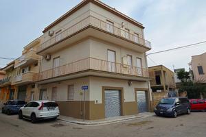 Vendiamo appartamenti e box ristrutturati