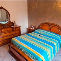 Camera da letto completa di rete e materasso