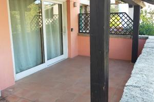 Porto rotondo in residence con piscina