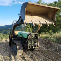 Trattore a cingoli agrifull con pala caricatrice