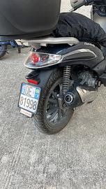 Beverly 250 anno 2009