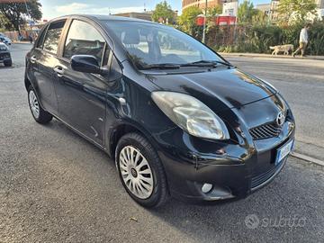 Toyota Yaris 1.0 5 porte