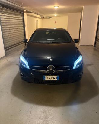 Mercedes w176