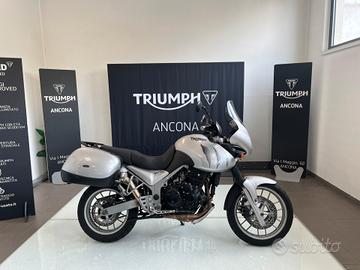 Triumph tiger 955