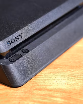 Playstation 4 Con 5 Giochi Originali Slim Version