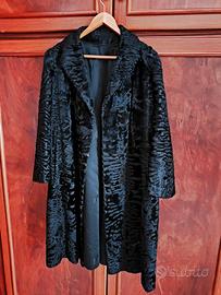 Cappotto in pelliccia di Astrakan 