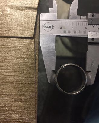 Anello uomo Bulgari 18 k con diamantini 16 gr oro