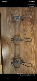 Antico appendiabiti in legno. "Angolo vintage "